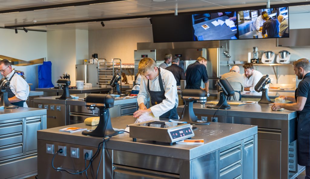 HoC Masterclass 2022 14 An exclusive tour of Cargill’s innovative House of Chocolate® 